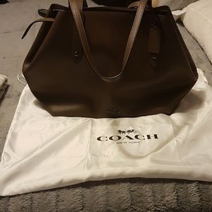 Large Coach tote bag Deep tan in color
